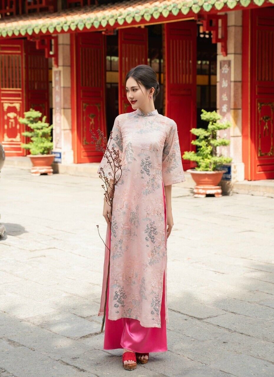 Vietnamese embroidered ao dai for women- Ao dai cach tan