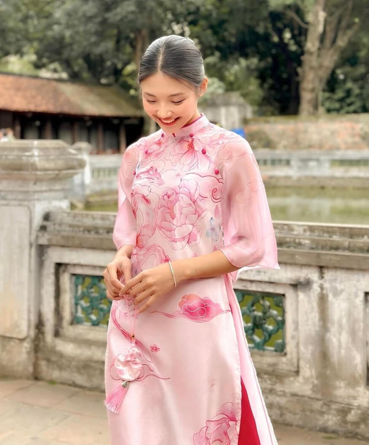 Vietnamese modern ao dai for women - Ao dai cach tan