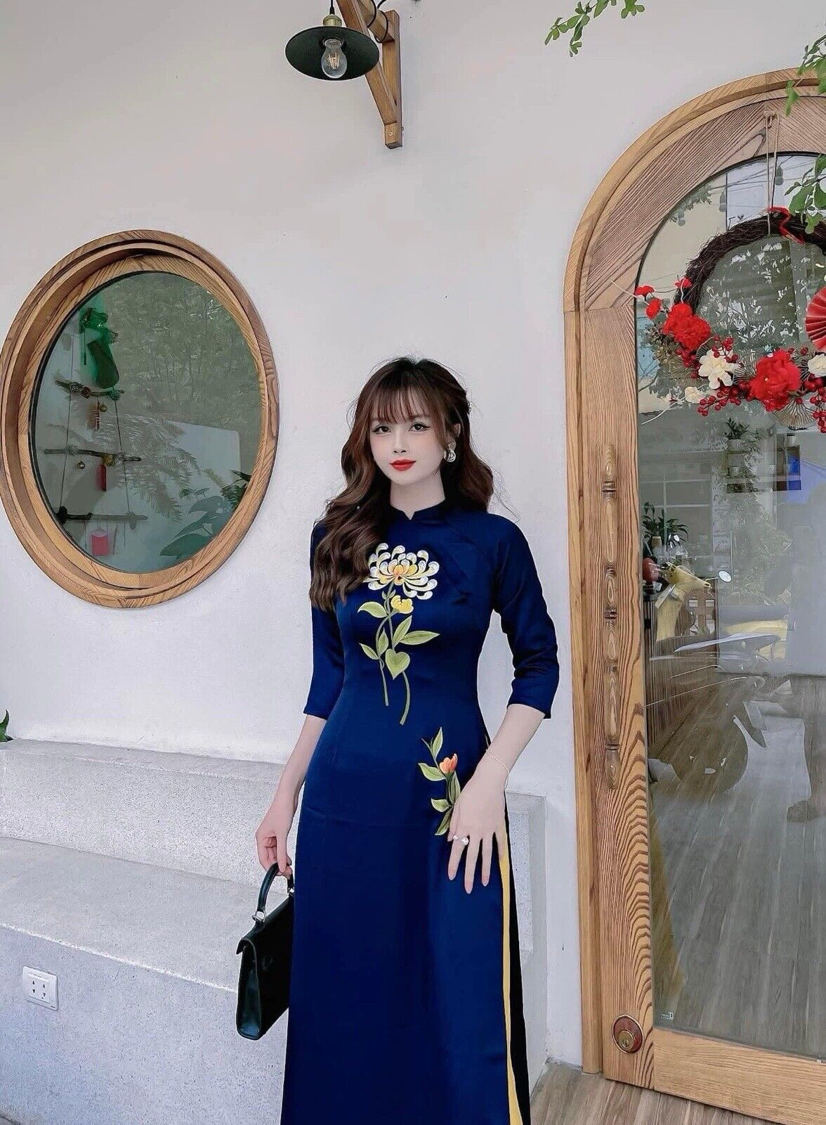 Vietnamese embroidered silk Ao dai