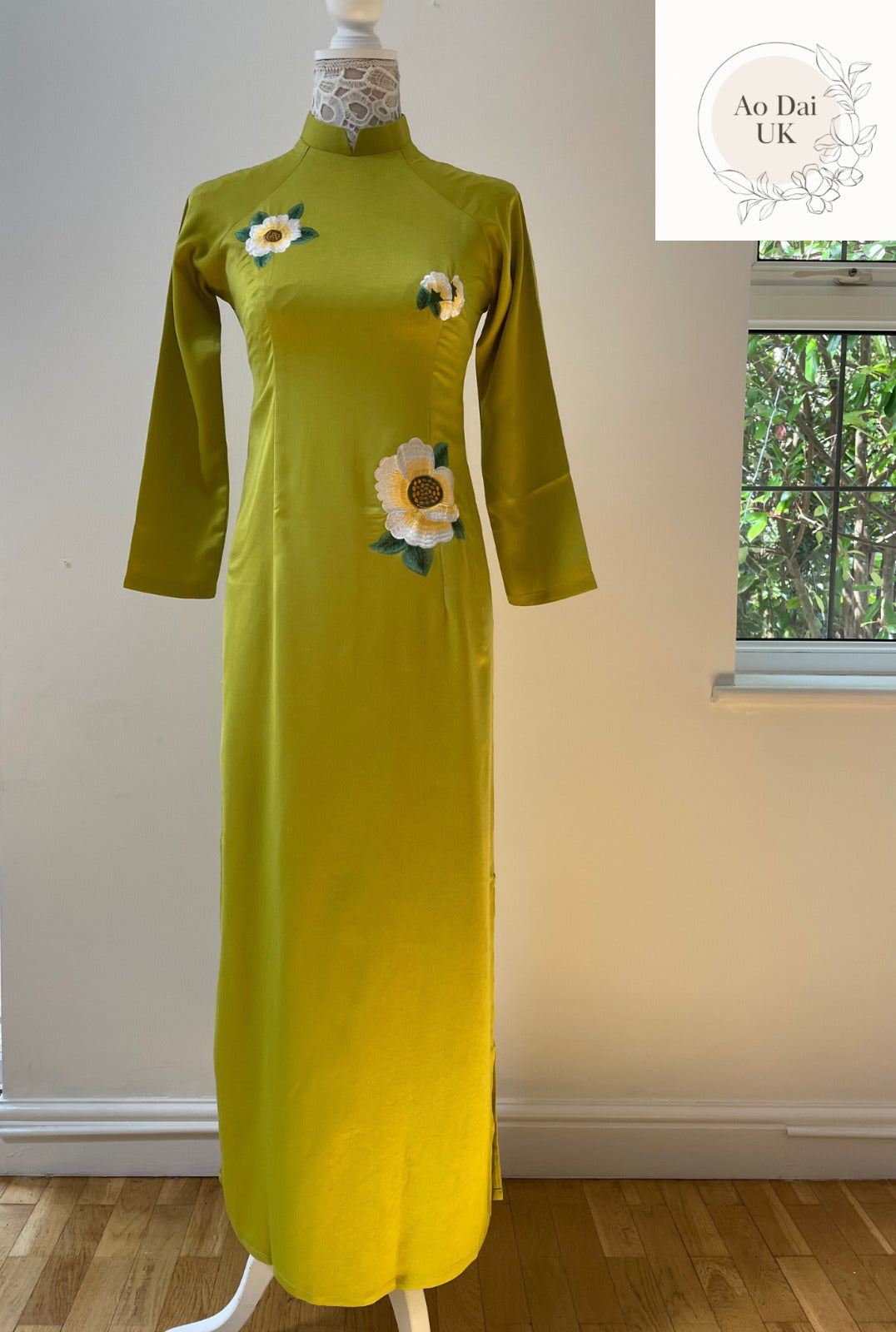 Vietnamese Embroidered Ao dai