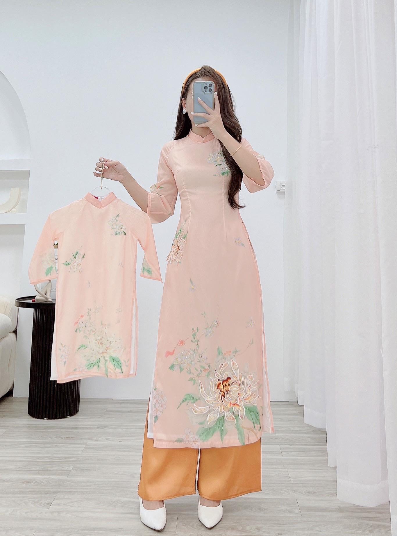 CLEARANCE- Women and kid matching áo dài