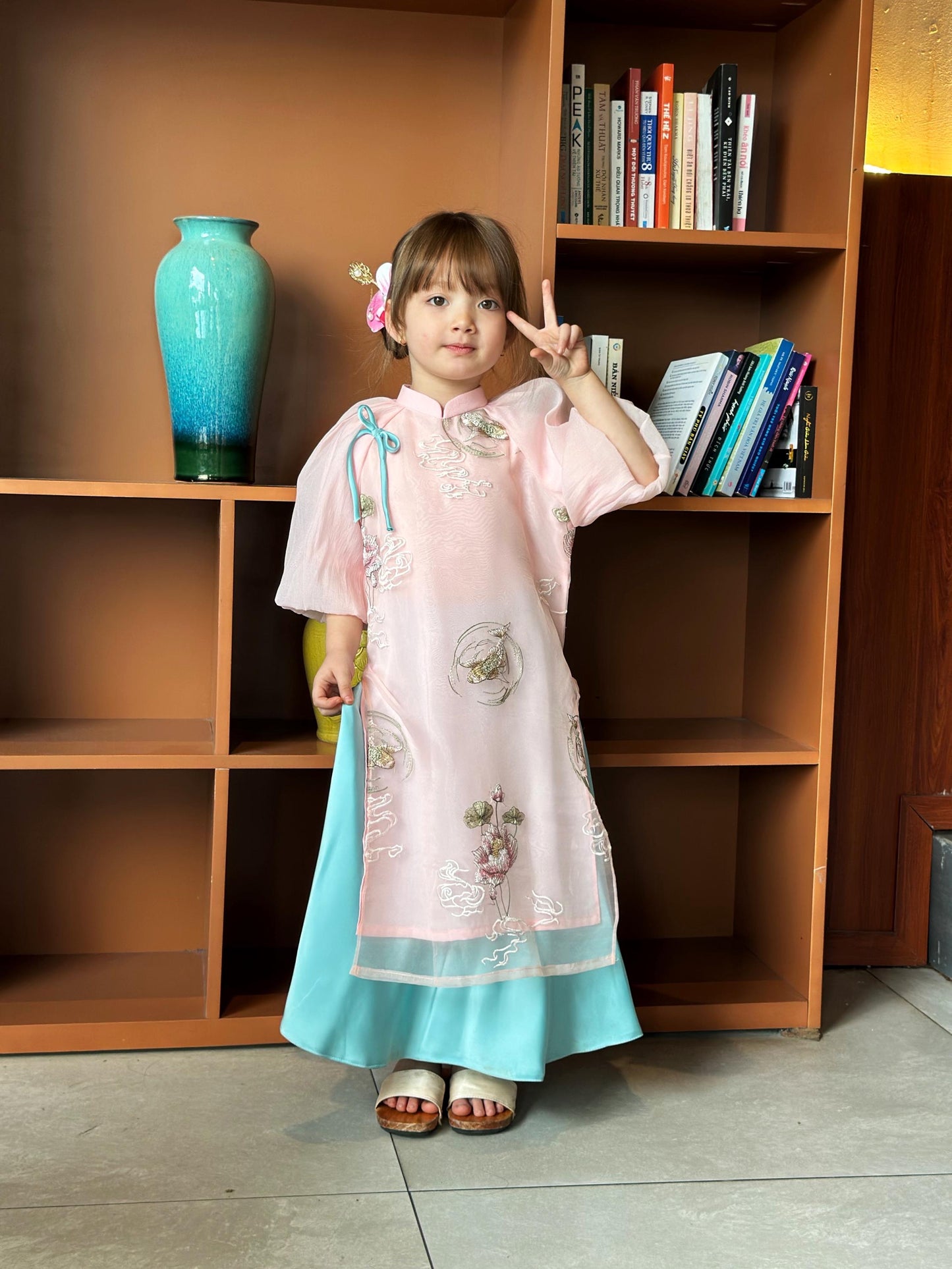 Embroidered áo dài for girls- Ao dai cach tan
