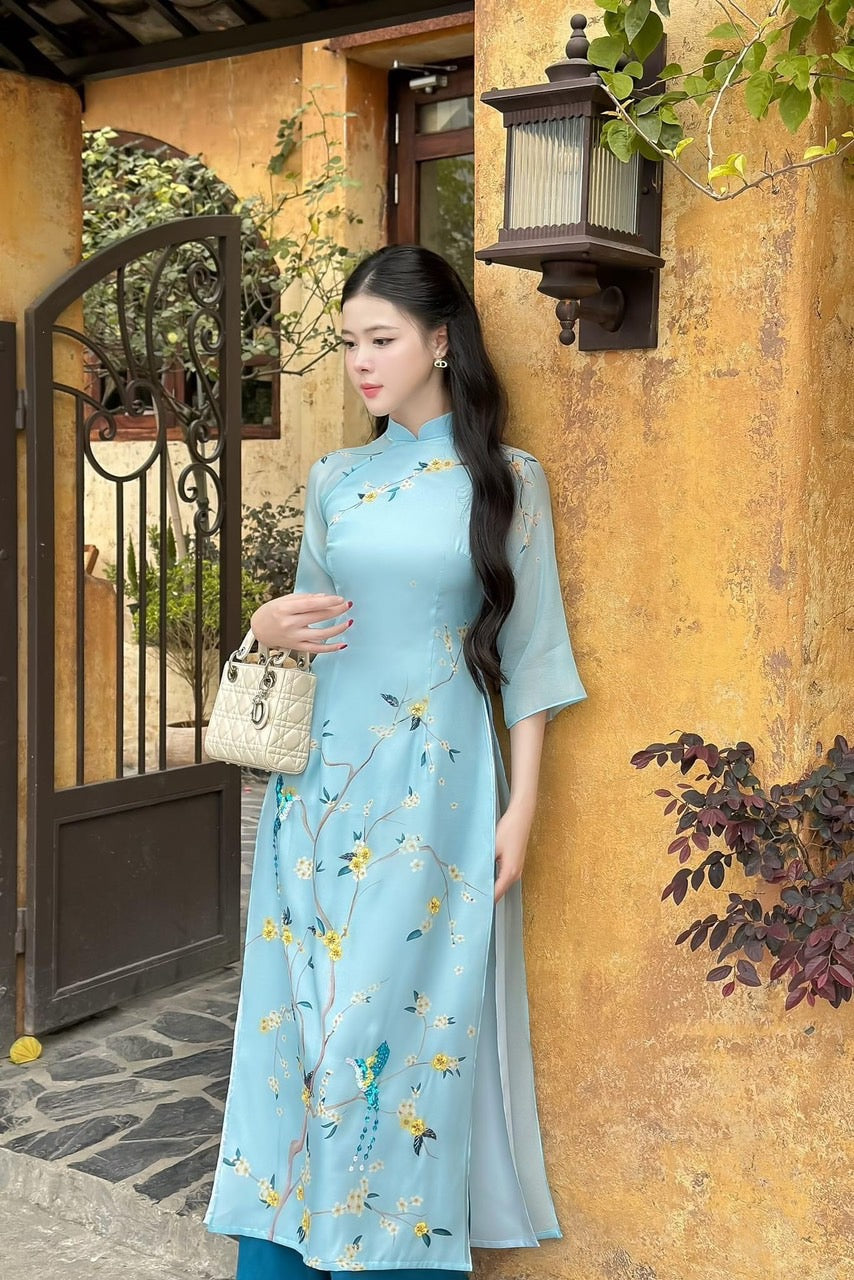 Ao dai women with flower and bird embellishments - Vietnamese traditional dress