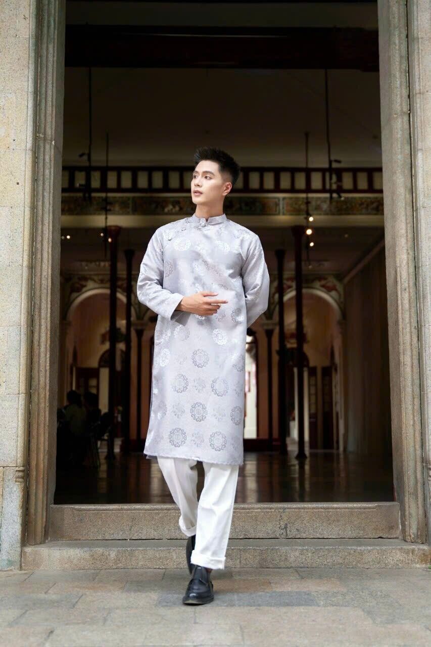 Silver Men ao dai