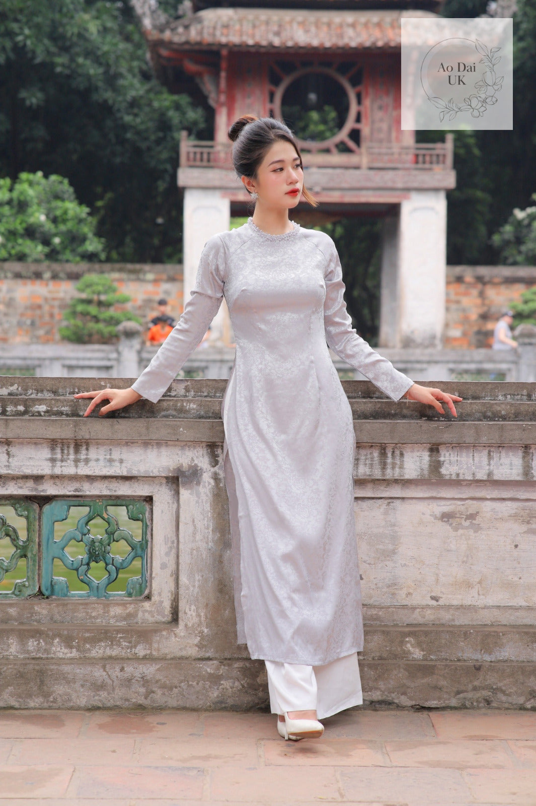 Vietnamese jacquard silk Ao dai with pearl collar S-3XL