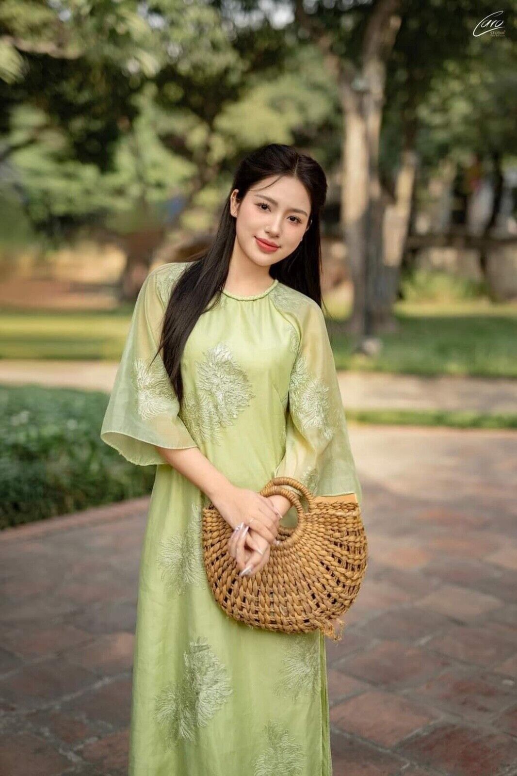 Vietnamese modern ao dai in green colour- Ao Dai loose fit, big sizes, over size