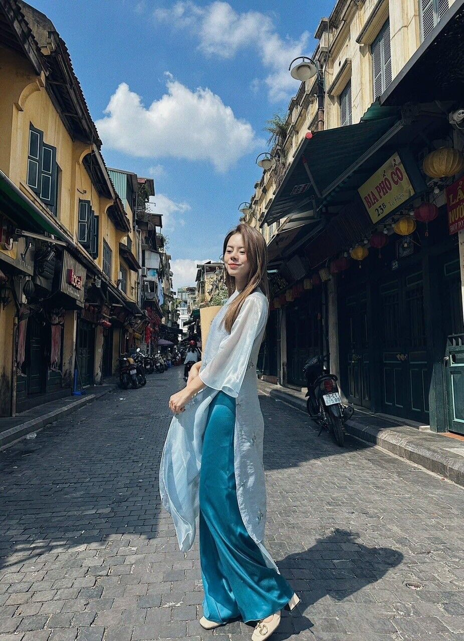 Vietnamese Ao dai