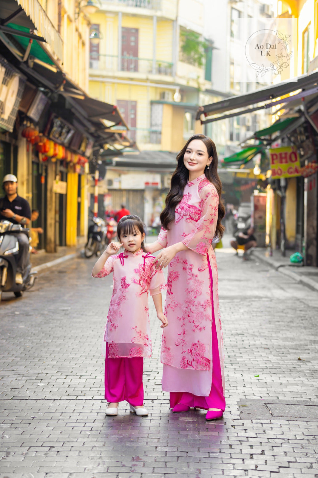 Woman and kid matching ao dai- Mother daughter matching dress