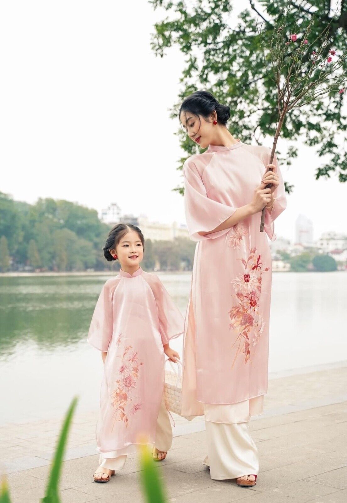 WOMAN AND KID MATCHING AO DAI - MOTHER DAUGHTER MACTHING CLOTHES