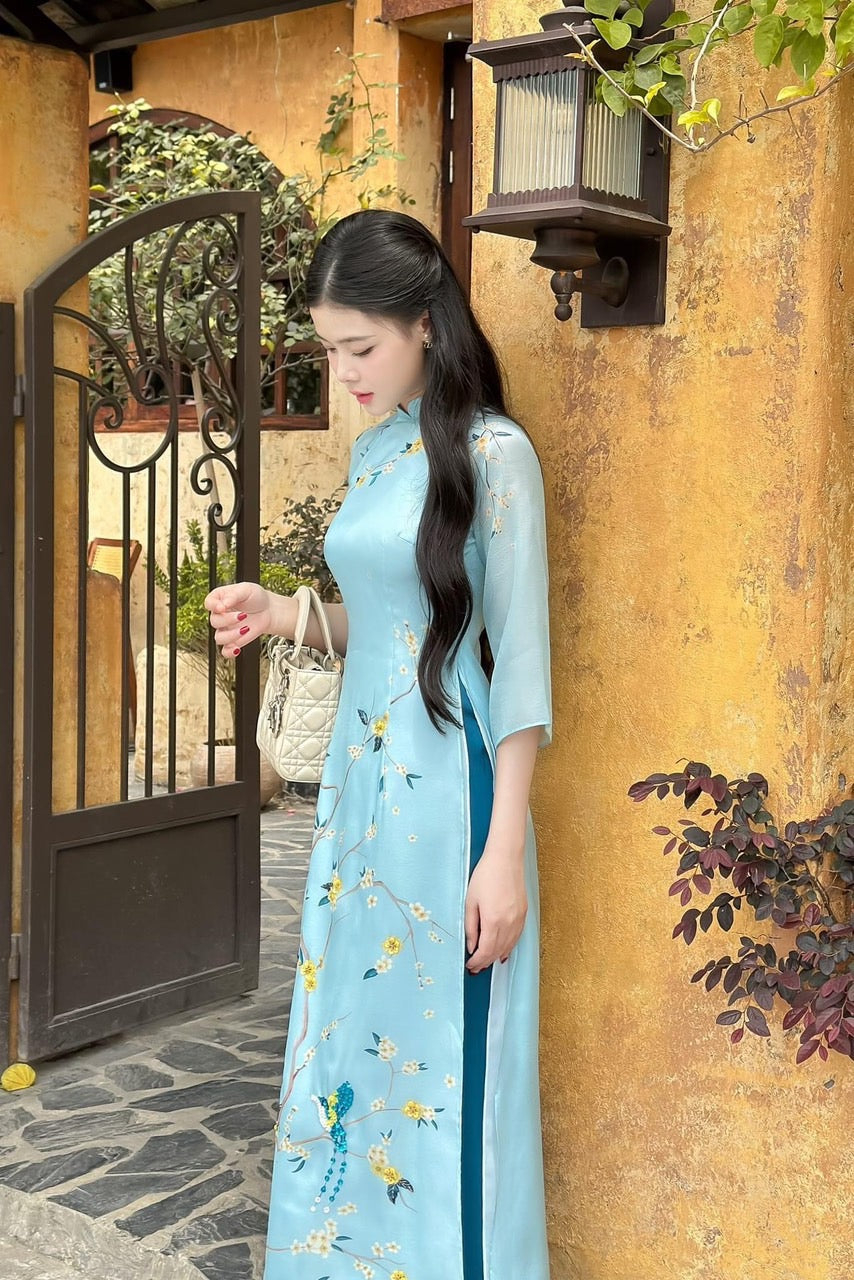 Ao dai women with flower and bird embellishments - Vietnamese traditional dress