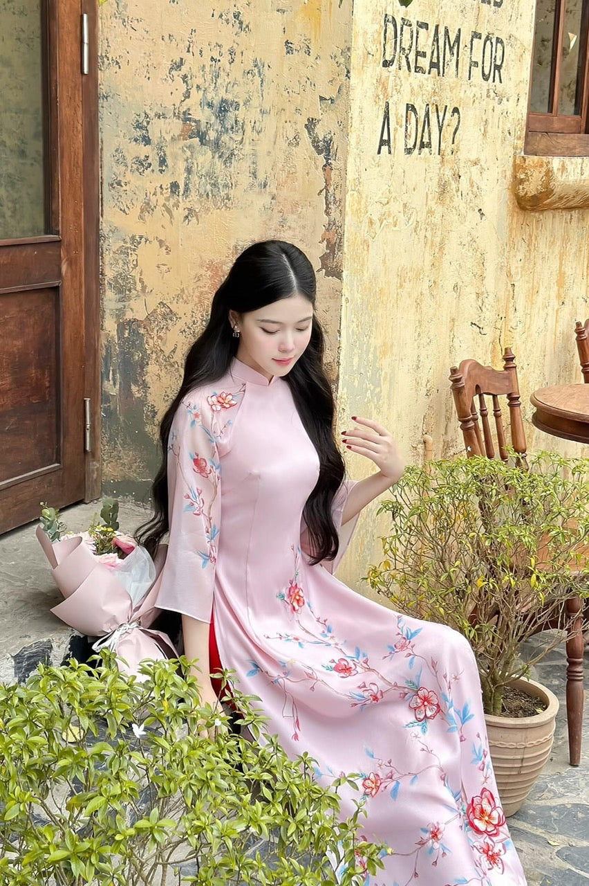 Ao dai women with flower embellishments - Vietnamese traditional dress