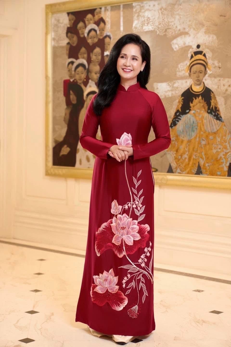 Vietnamese traditional ao dai with lotus embroidery - Ao Dai loose fit, big sizes, over sizes