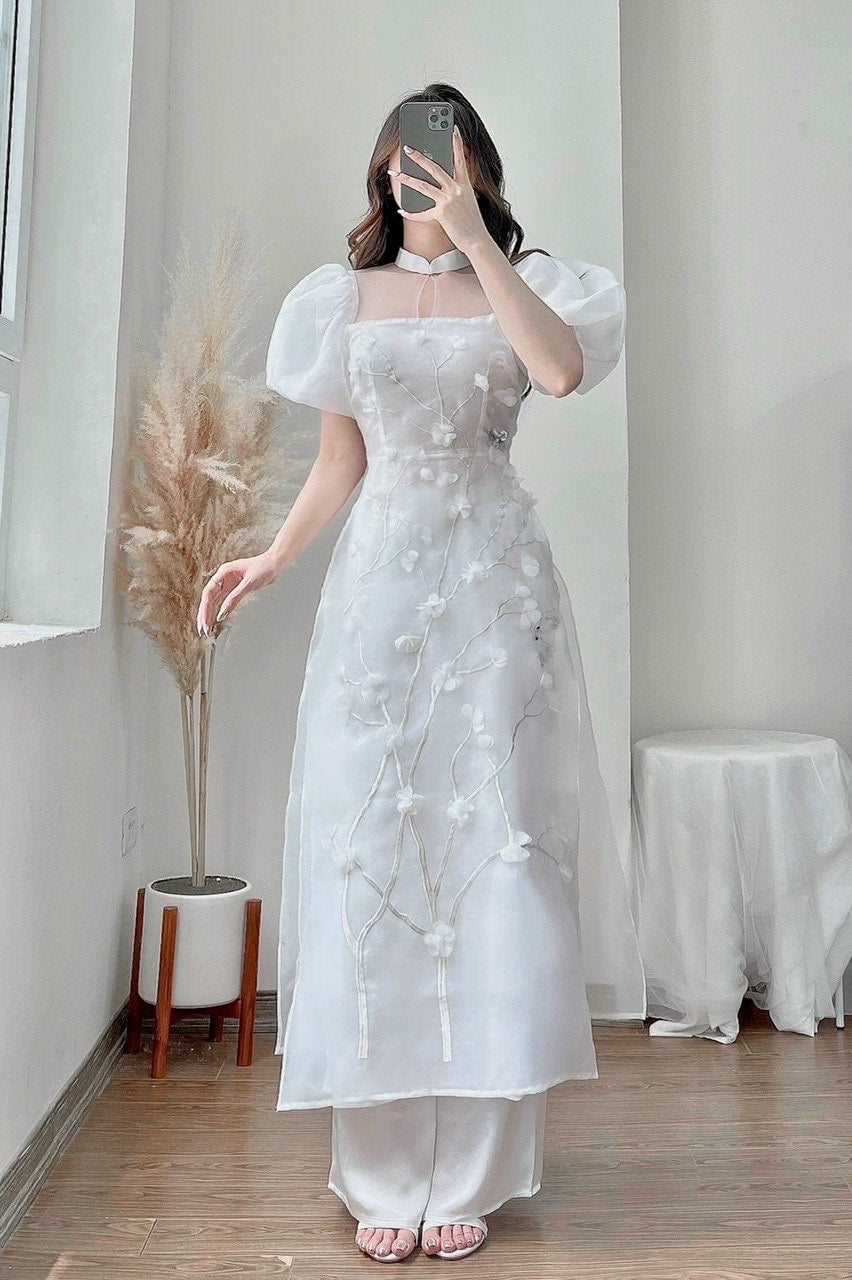 Vietnamese traditional áo dài with 3D flowers - white áo dai, wedding áo dai