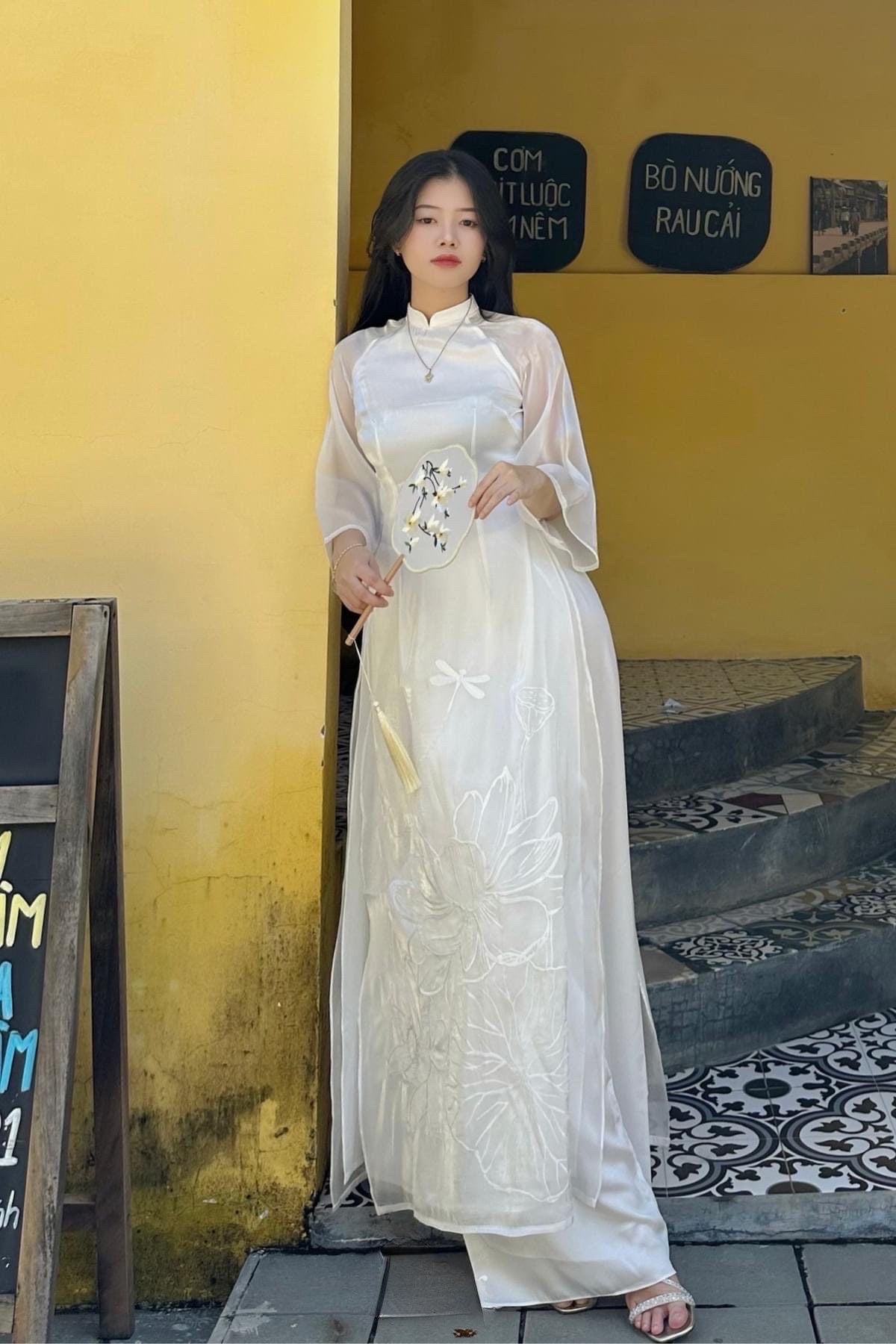 Vietnamese traditional áo dài with embroidered lotus- white áo dai, wedding áo dai