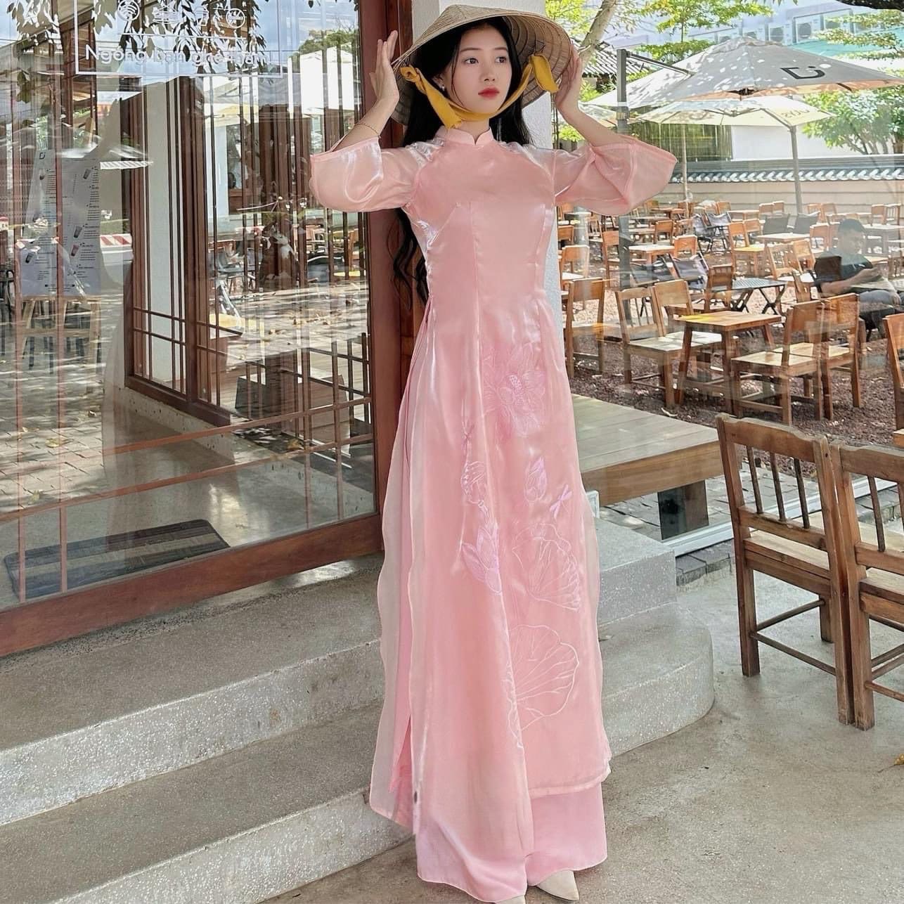 Vietnamese traditional áo dài with embroidered lotus- pink áo dai, wedding áo dai