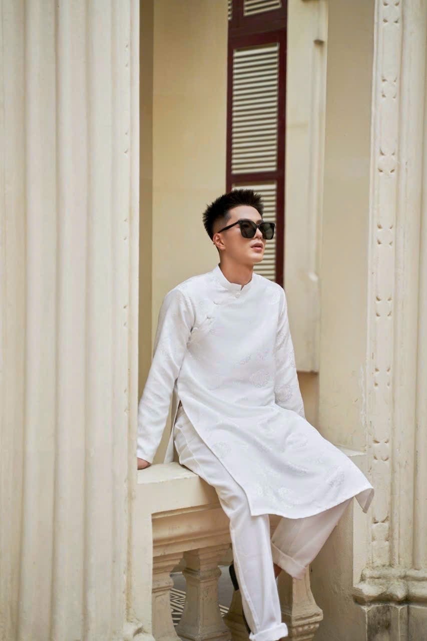 Men’s ao dai- Men traditional clothes