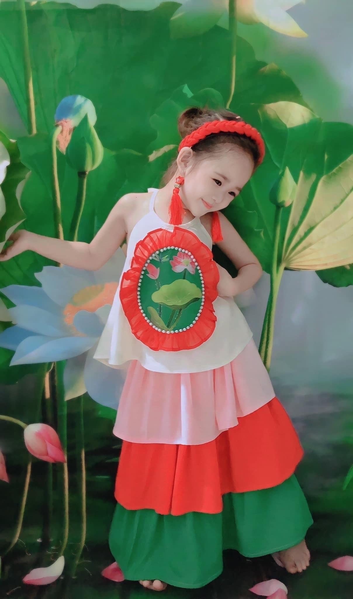 Vietnamese yem dao girls- Girl halter dress