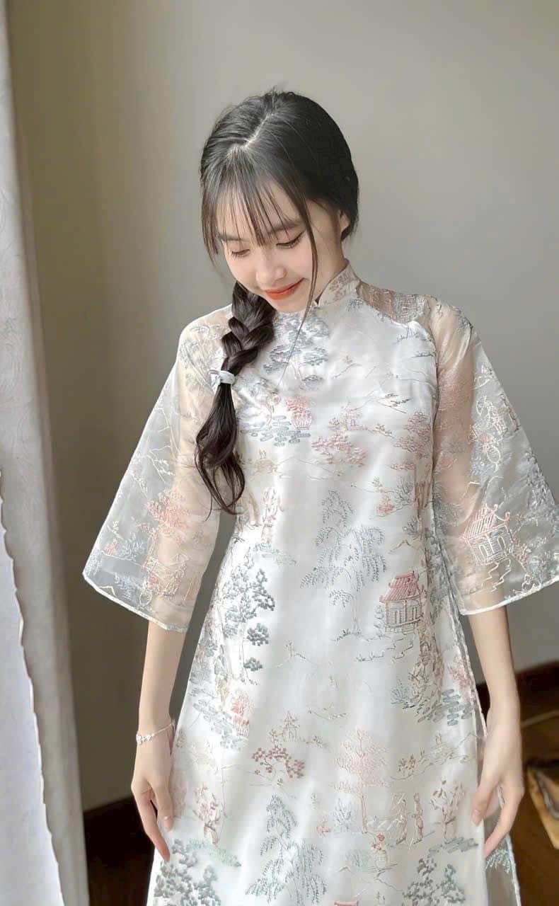 Vietnamese embroidered ao dai for women- Ao dai cach tan