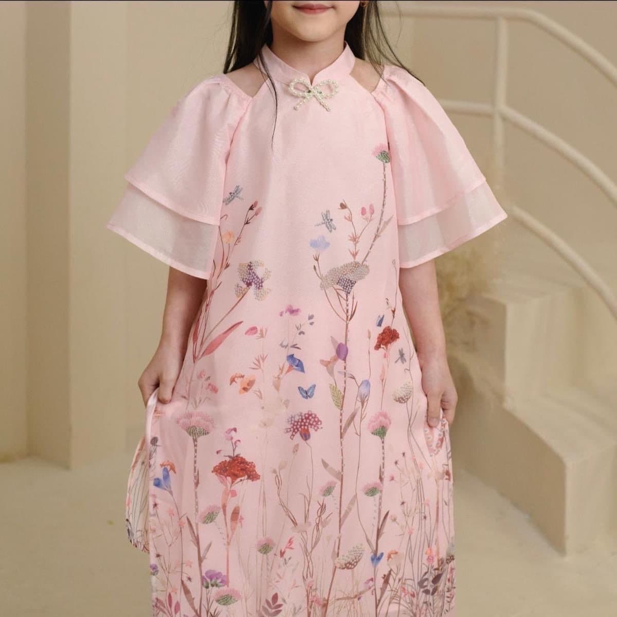 Vietnamese áo dài for girls- Ao dai cach tan