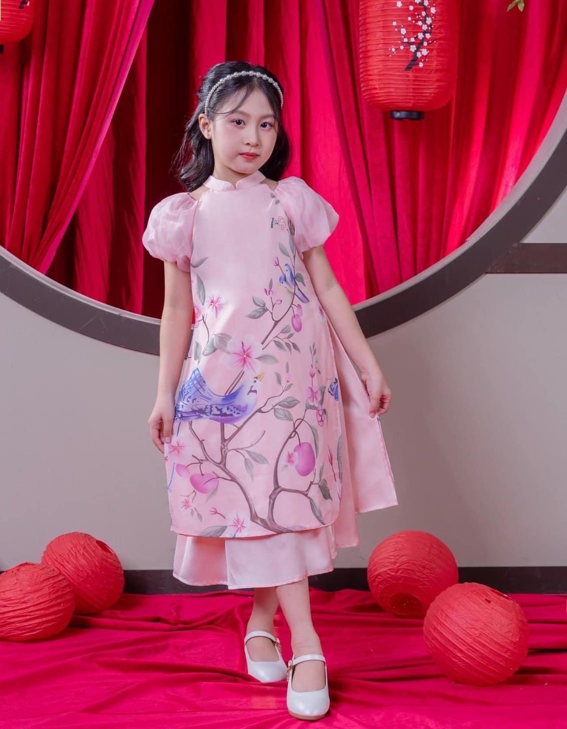 Vietnamese áo dài for girls- Ao dai cach tan