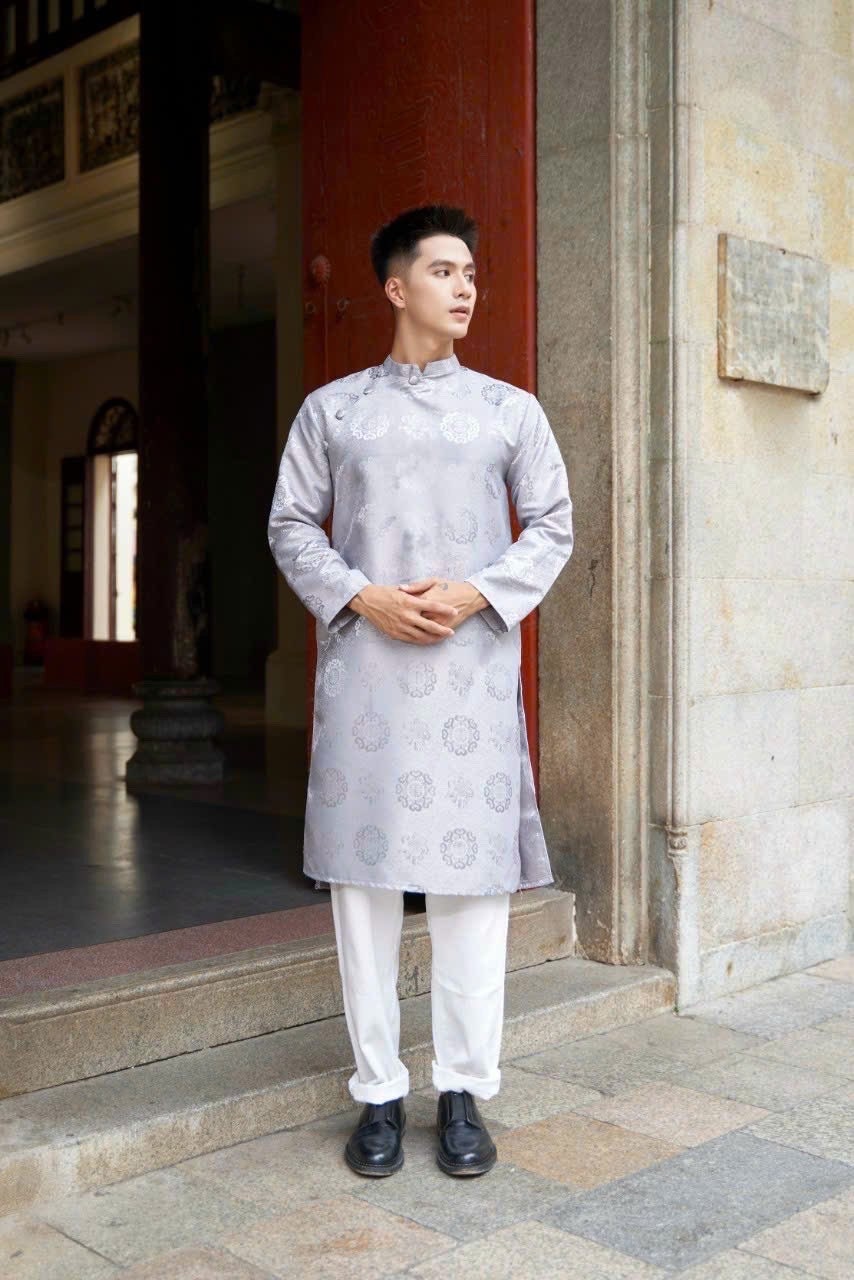 Men’s ao dai- Men traditional clothes