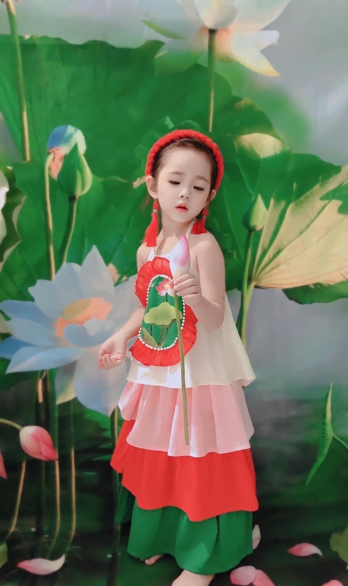 Vietnamese yem dao girls- Girl halter dress