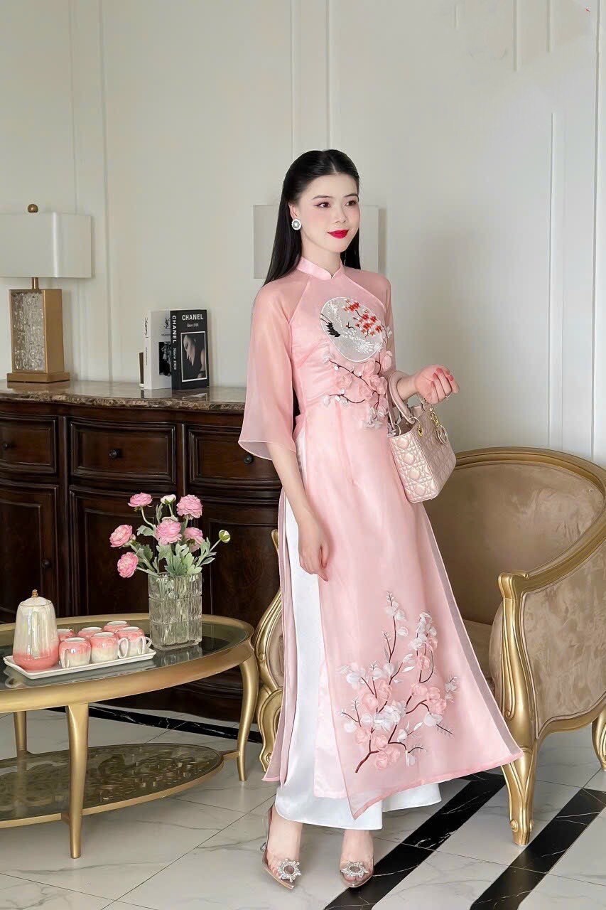 Vietnamese modern Ao dai - Ao dai cach tan