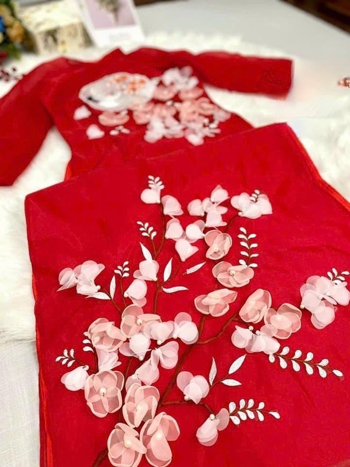 Vietnamese modern Ao dai - Ao dai cach tan