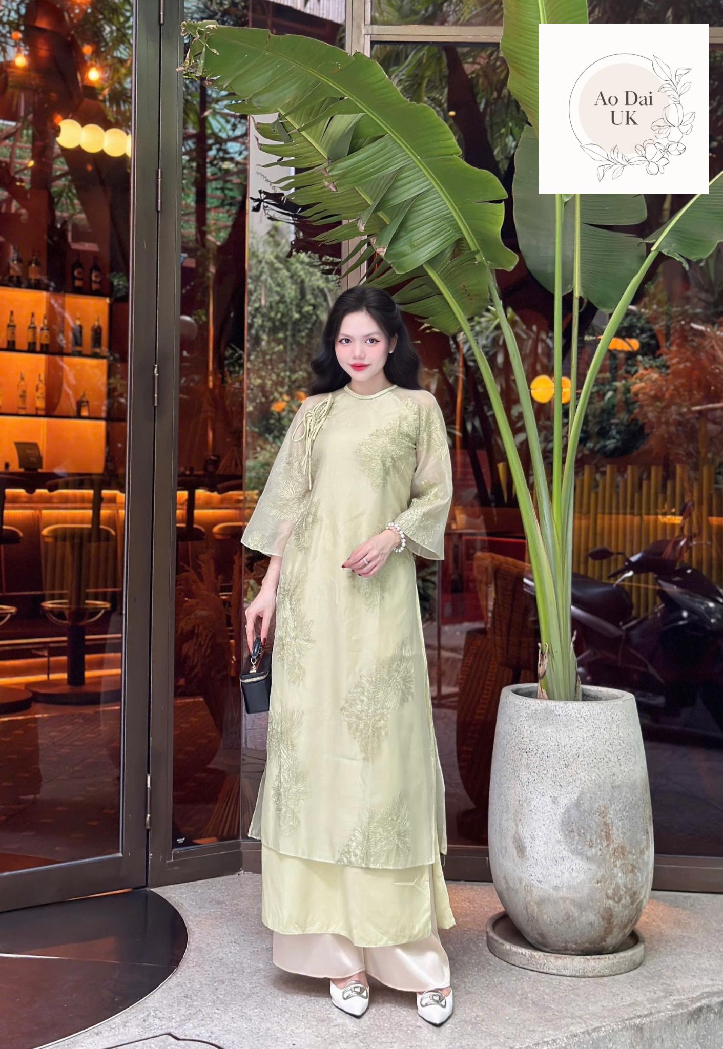 Vietnamese modern ao dai in green colour- Ao Dai loose fit, big sizes, over sizes