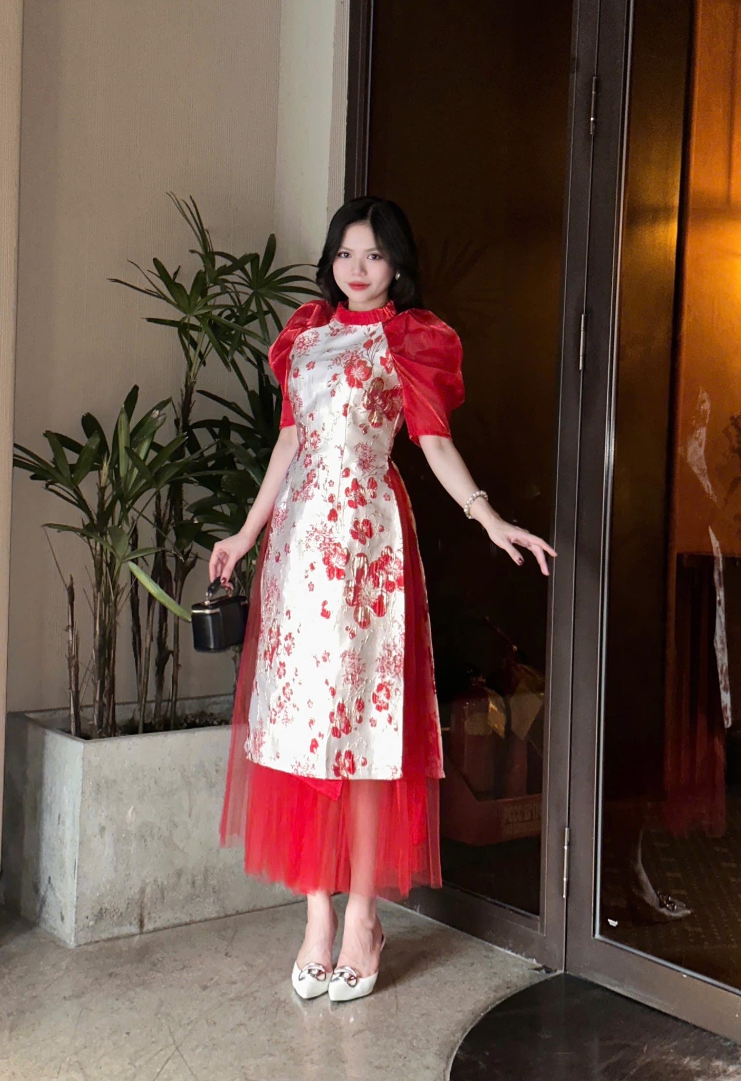 Vietnamese modern Ao dai - Ao dai cach tan