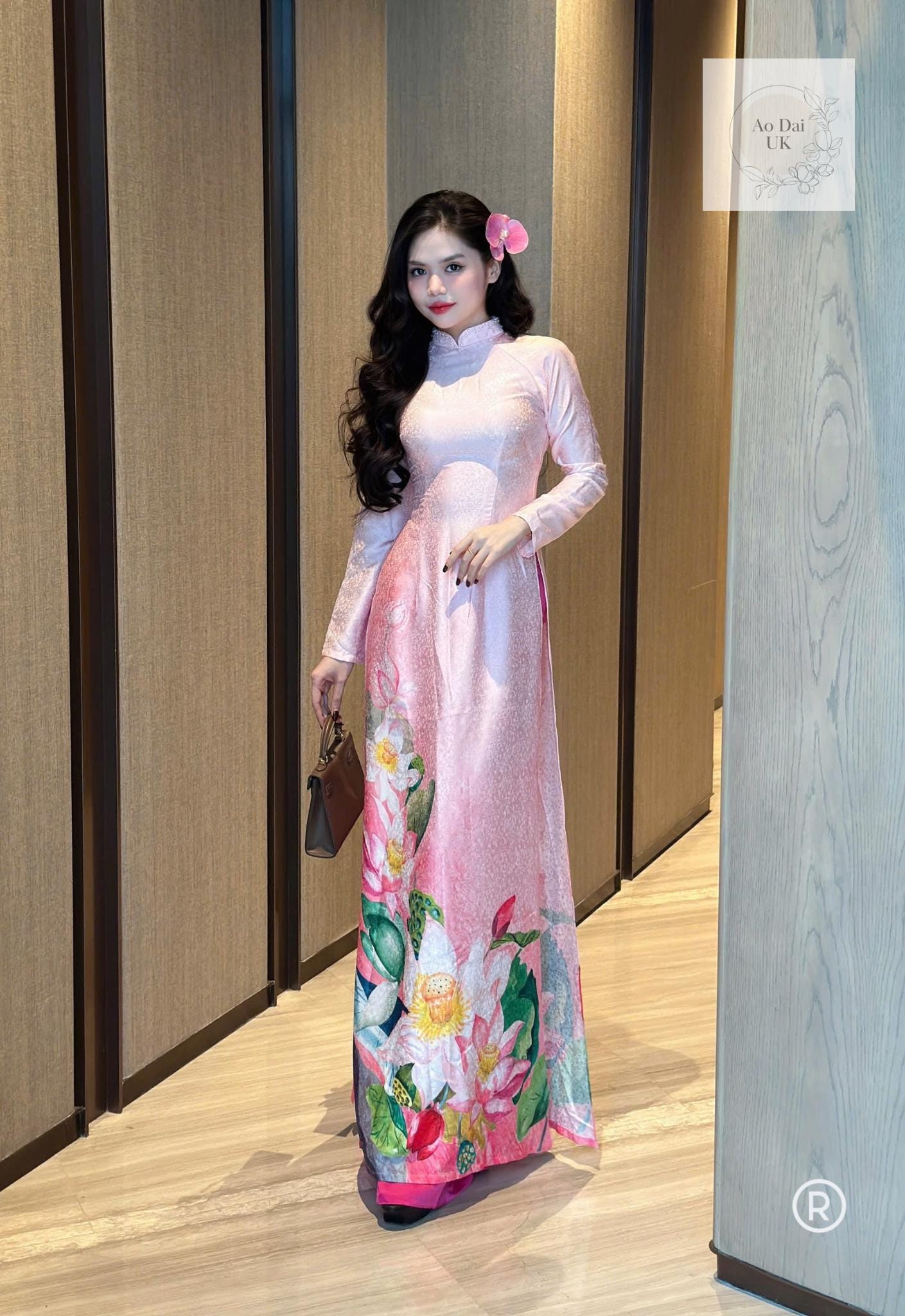 Traditional silk Ao dai with pearl collar - Ao dai truyen thong - Vietnamese traditional dress for women