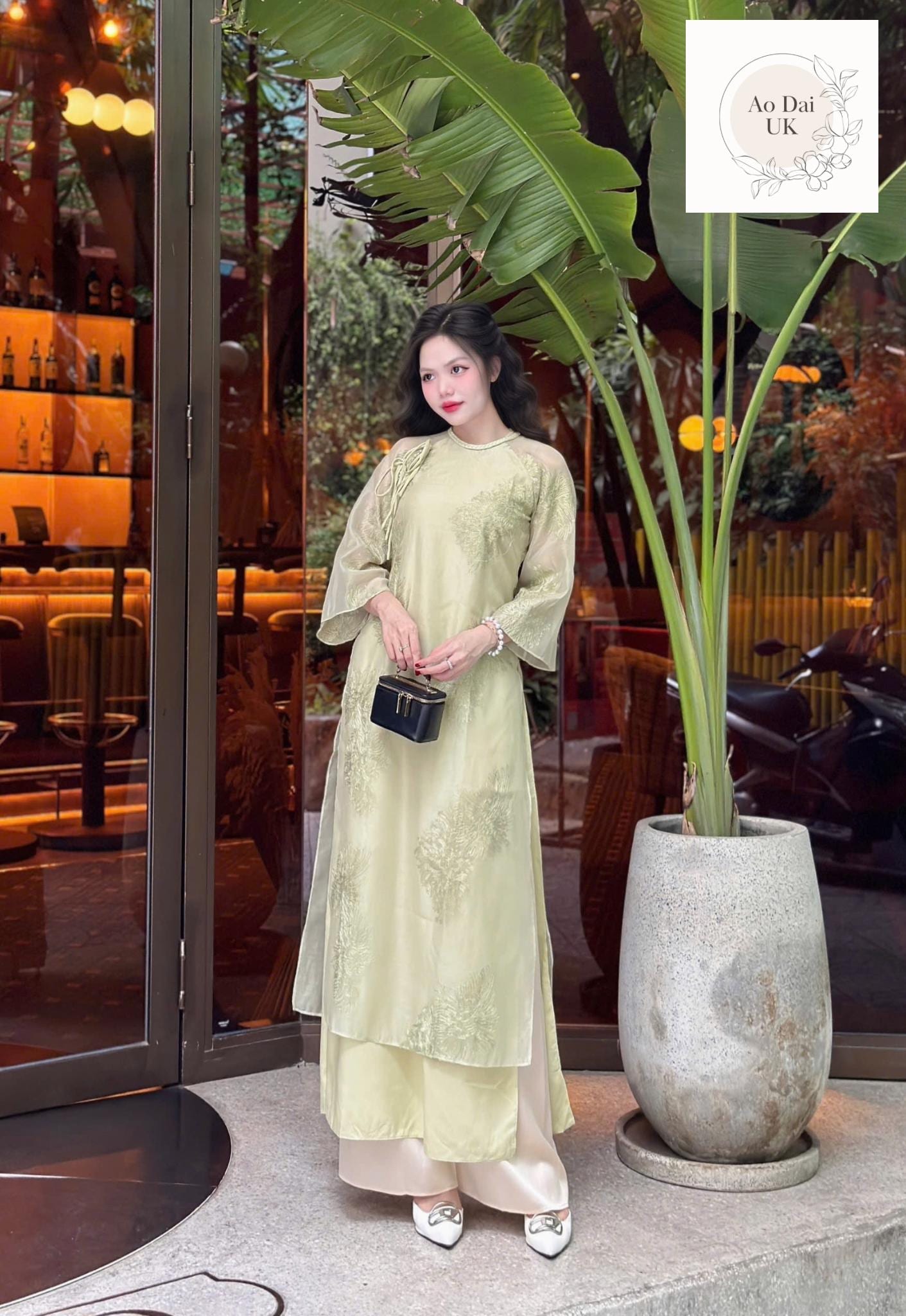 Vietnamese modern ao dai in green colour- Ao Dai loose fit, big sizes, over sizes
