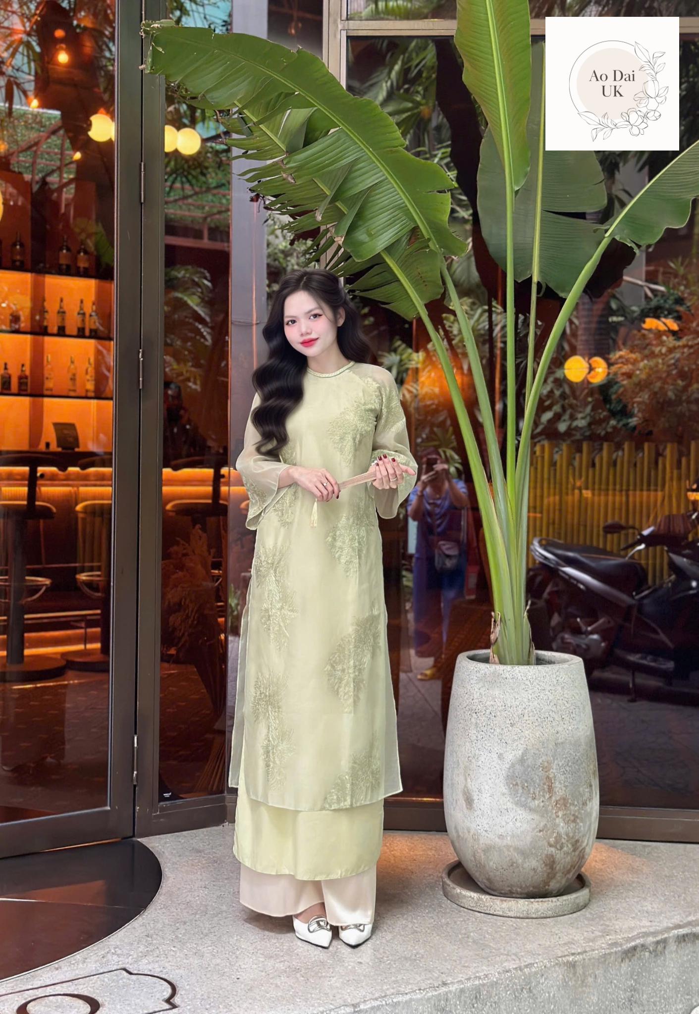Vietnamese modern ao dai in green colour- Ao Dai loose fit, big sizes, over sizes