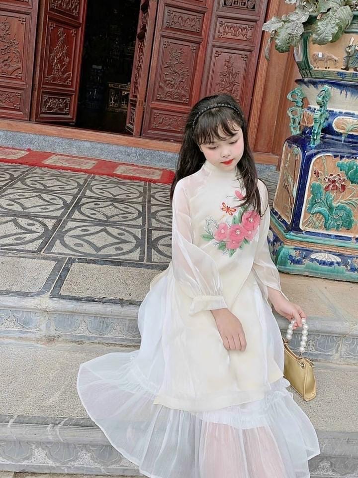 Vietnamese áo dài for girls- Ao dai cach tan