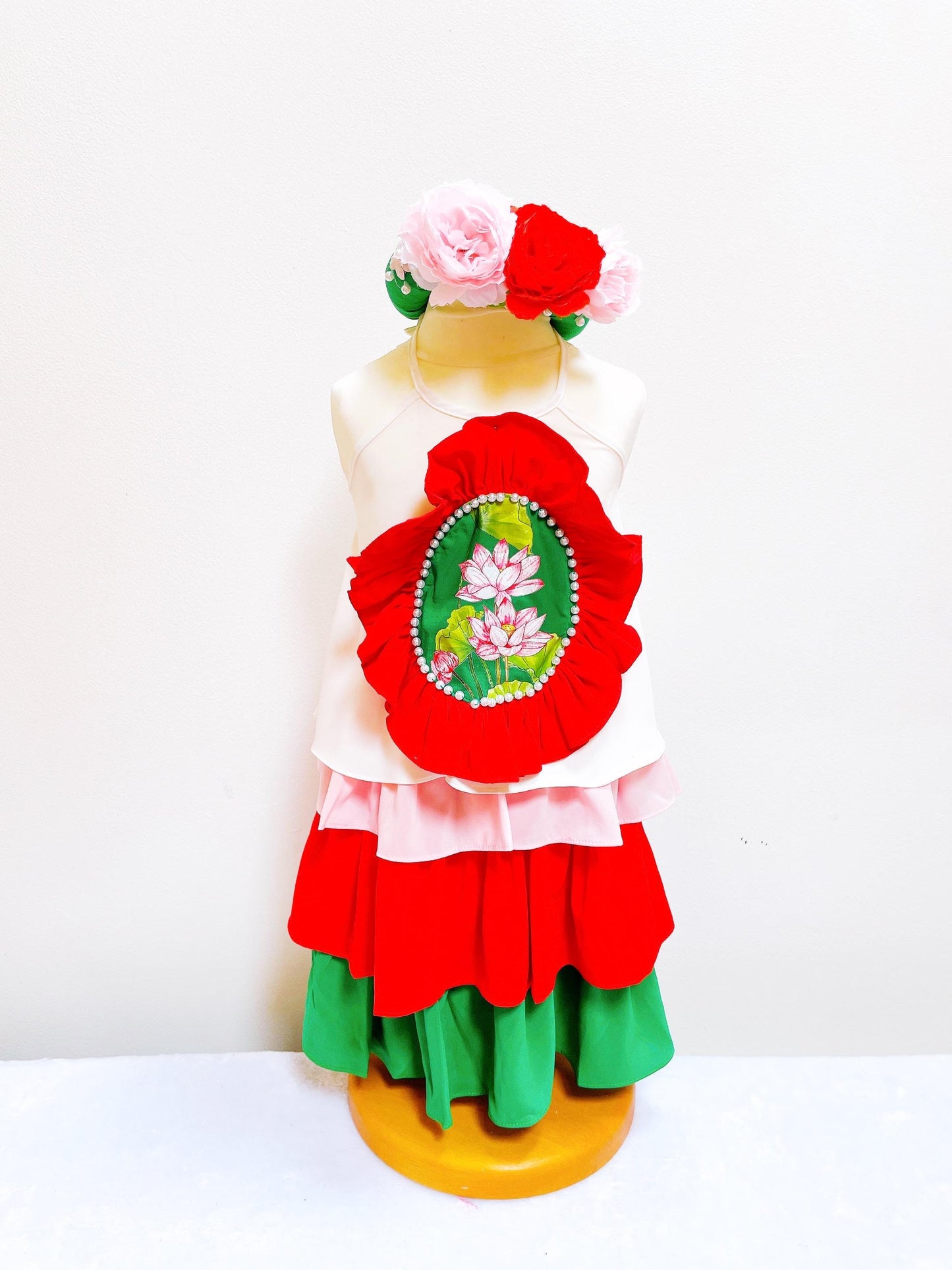 Vietnamese áo dài for girls- Ao dai cach tan