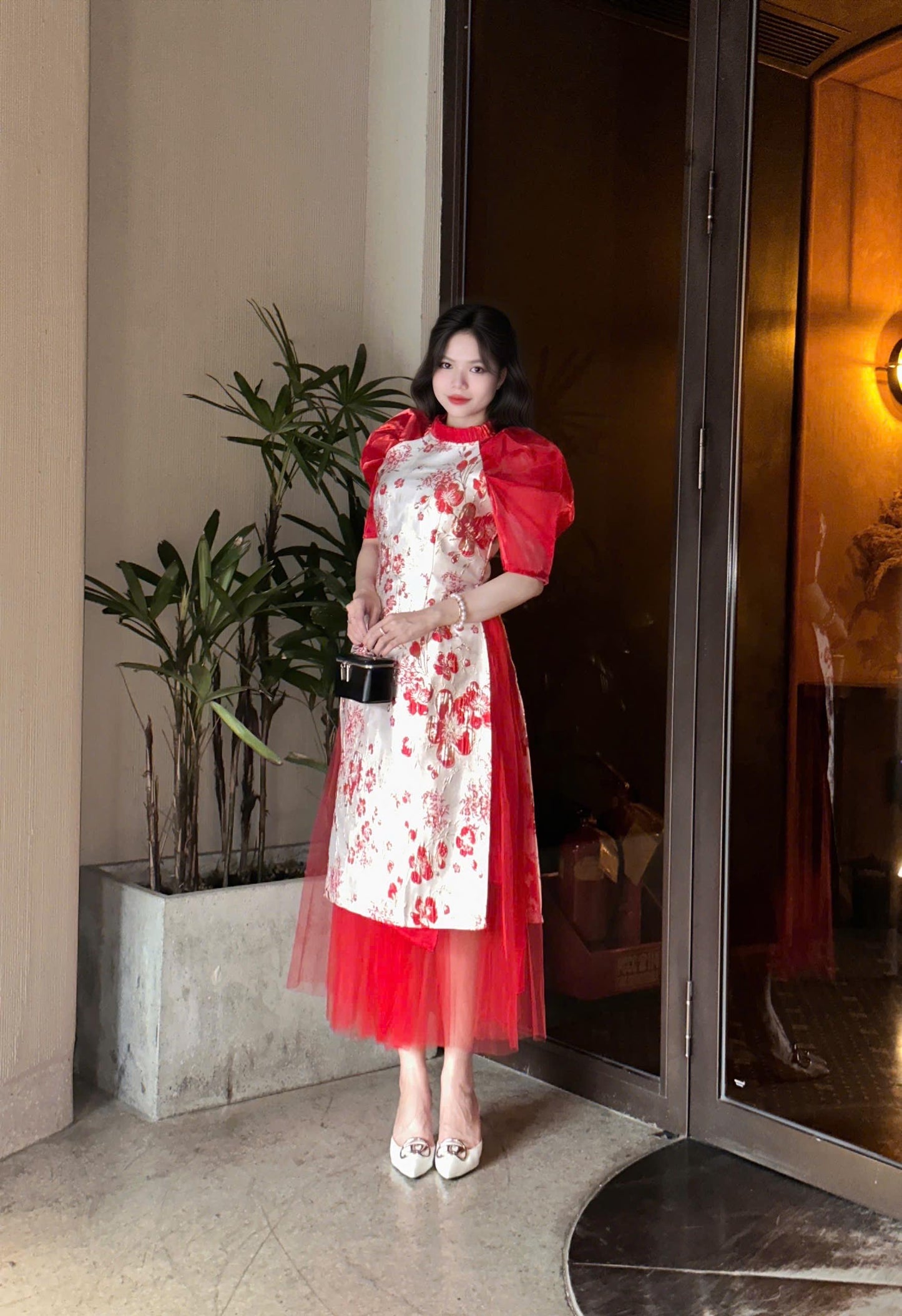 Vietnamese modern Ao dai - Ao dai cach tan