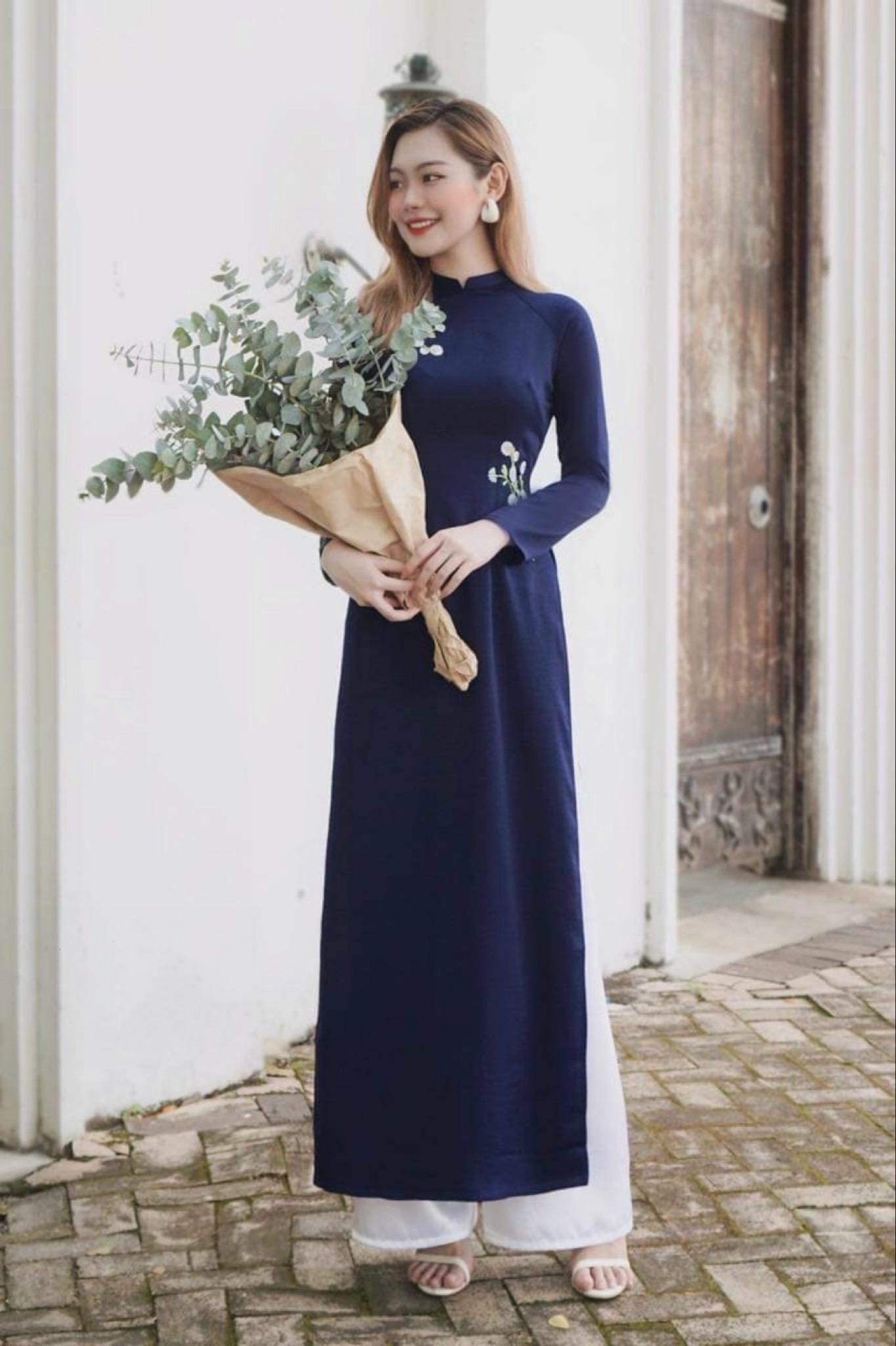 Traditional embroidered ao dai with pants- ao dai big size over size