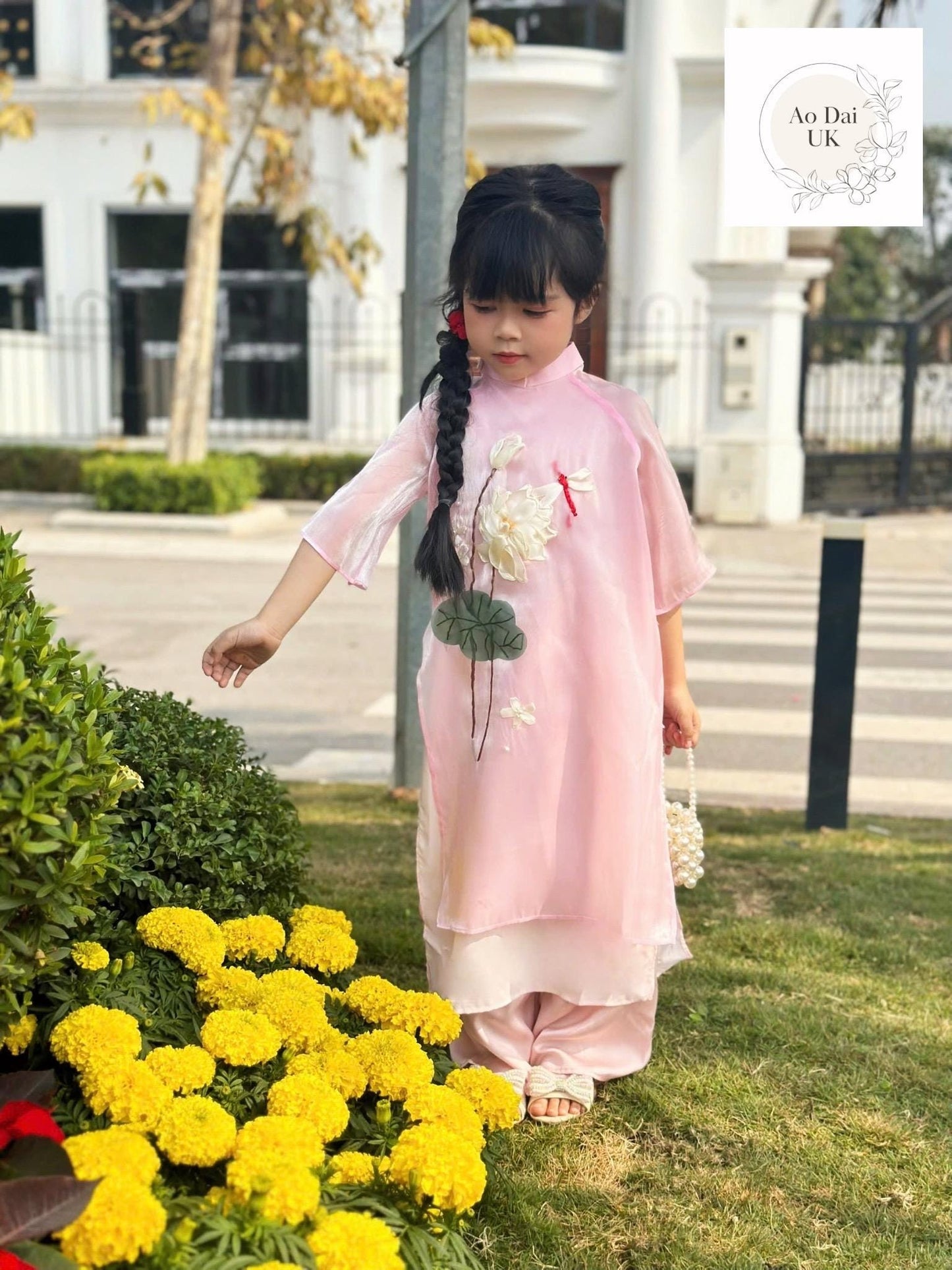 Embroidered áo dài for girls- Ao dai cach tan