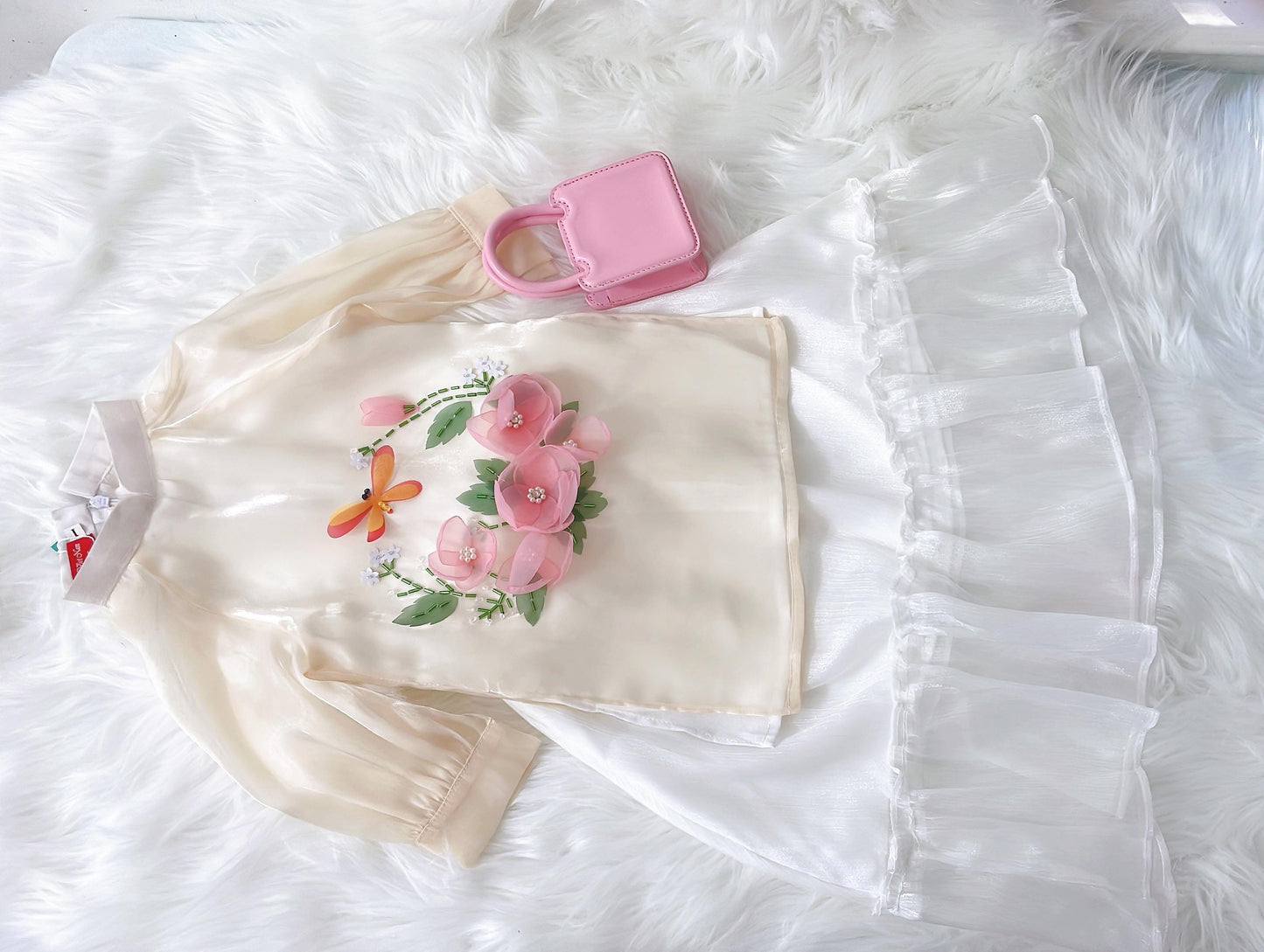 Vietnamese áo dài for girls- Ao dai cach tan