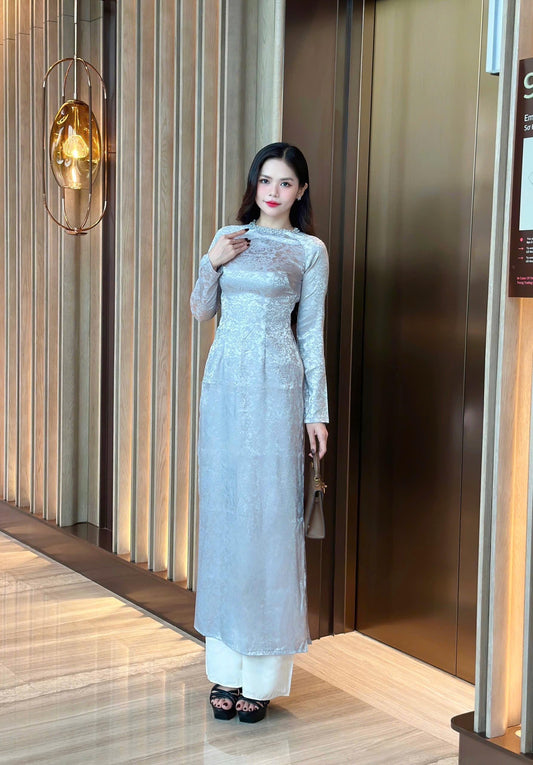 Jacquard silk ao dai with pearl collar