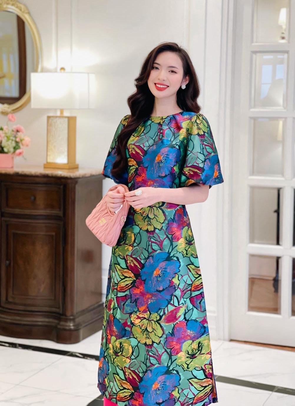 Floral taffeta modern ao dai  for women - Ao dai cach tan
