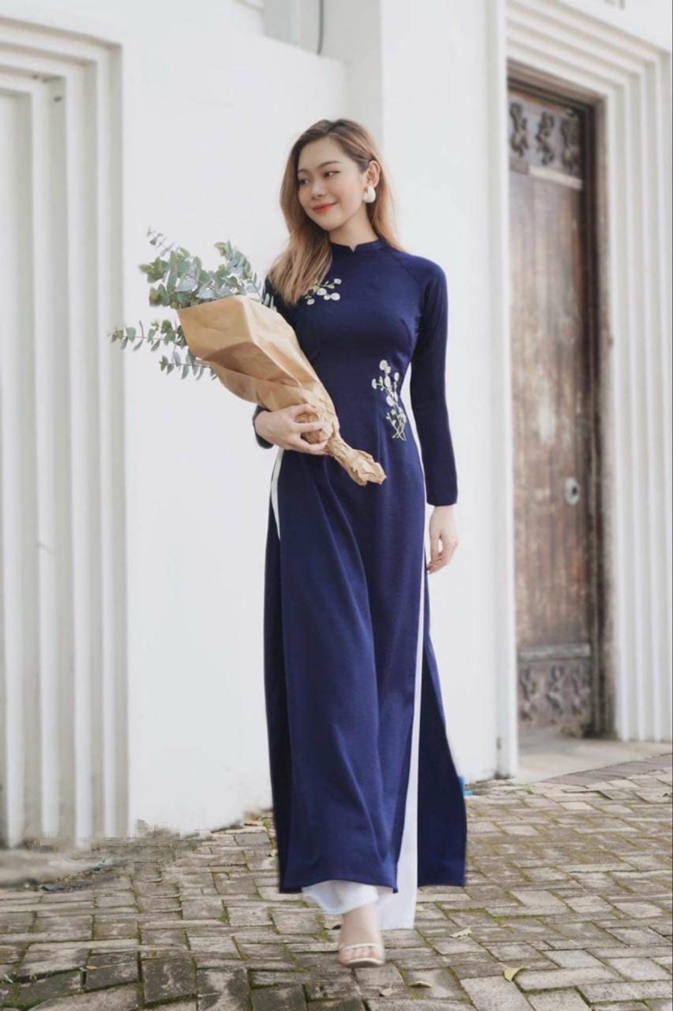 Traditional embroidered ao dai with pants- ao dai big size over size