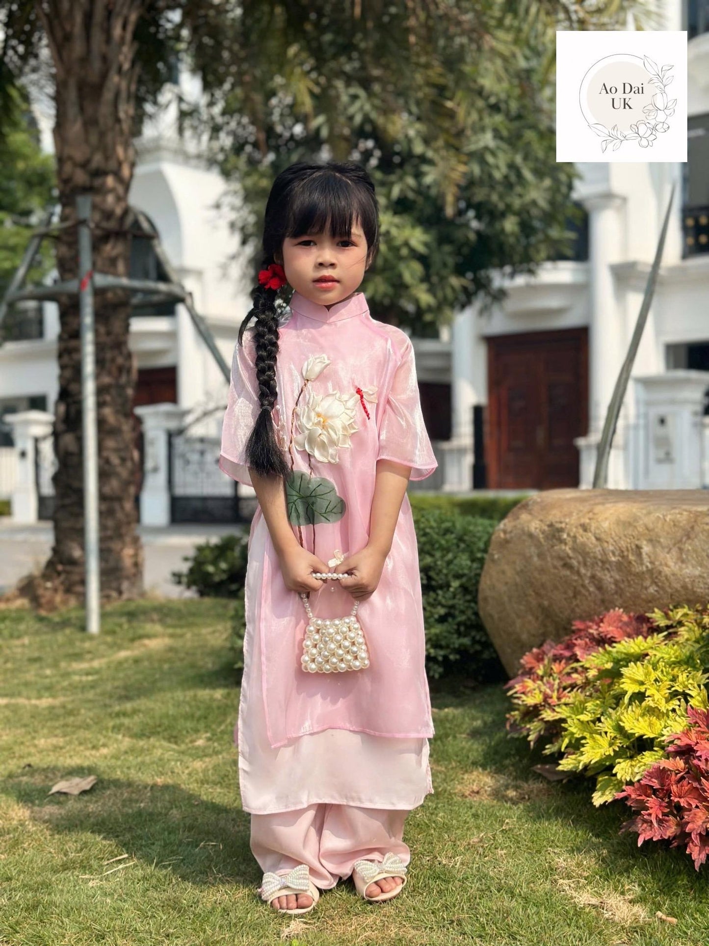 Embroidered áo dài for girls- Ao dai cach tan