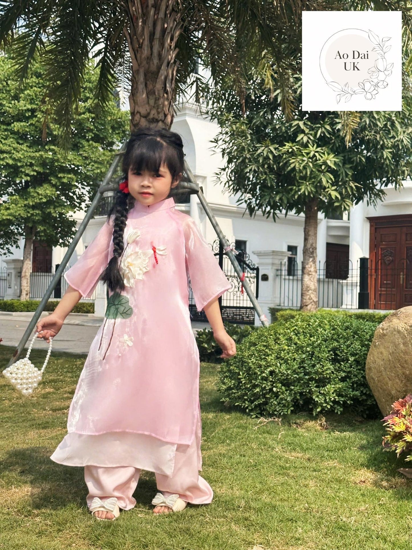 Embroidered áo dài for girls- Ao dai cach tan