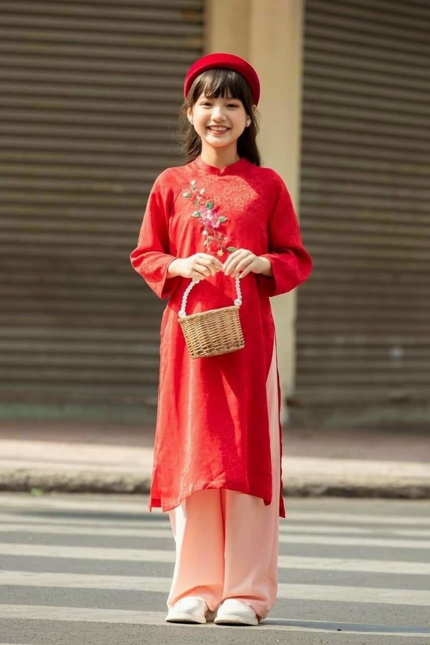 CLEARANCE- Women and kid matching áo dài