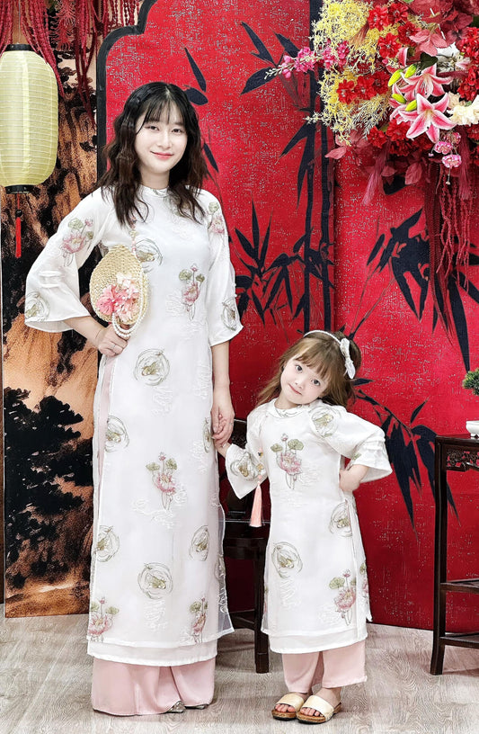 Women and kid matching áo dài- Ao dai cach tan