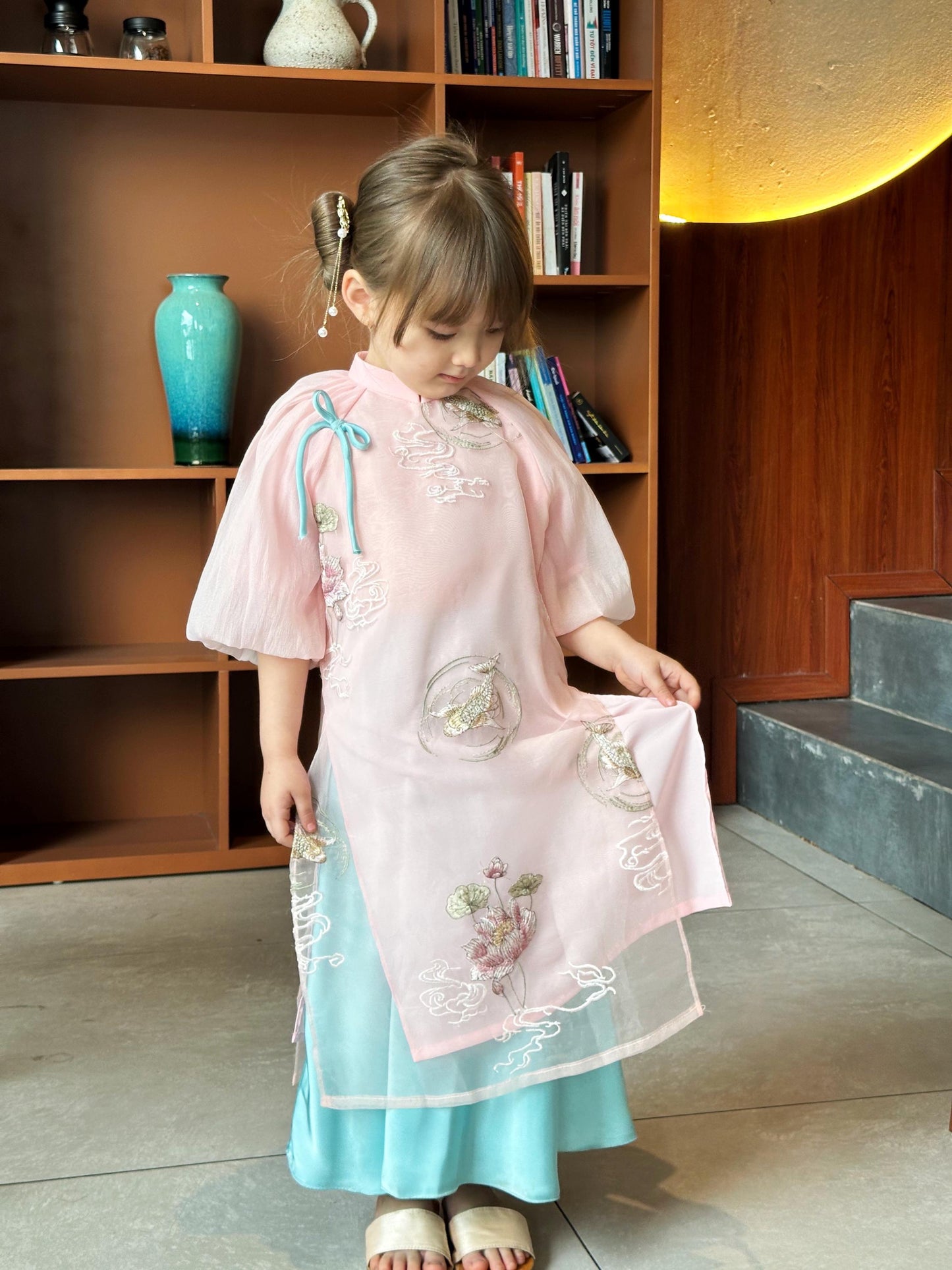 Embroidered áo dài for girls- Ao dai cach tan