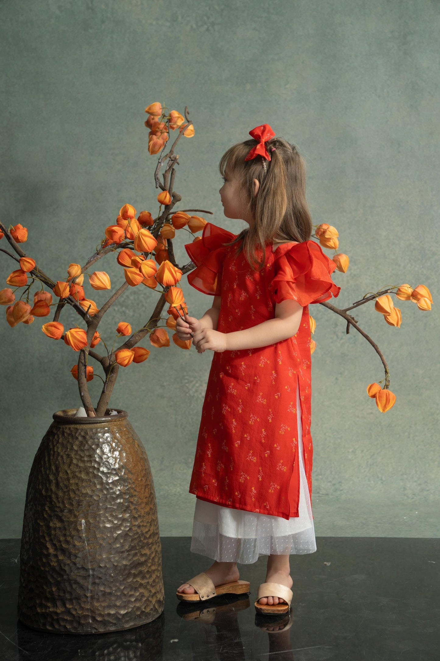 Embroidered áo dài for girls- Ao dai cach tan