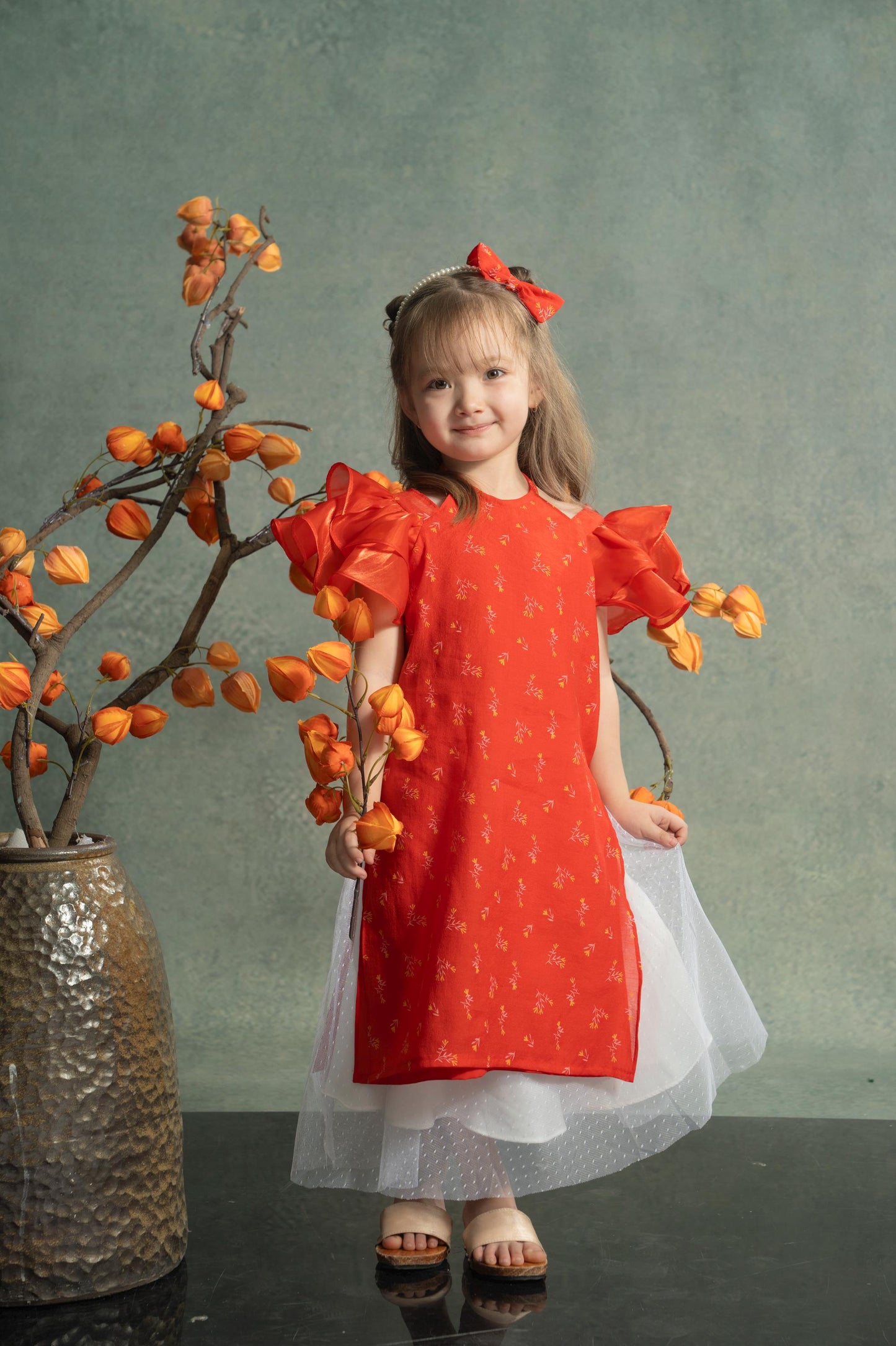 Embroidered áo dài for girls- Ao dai cach tan