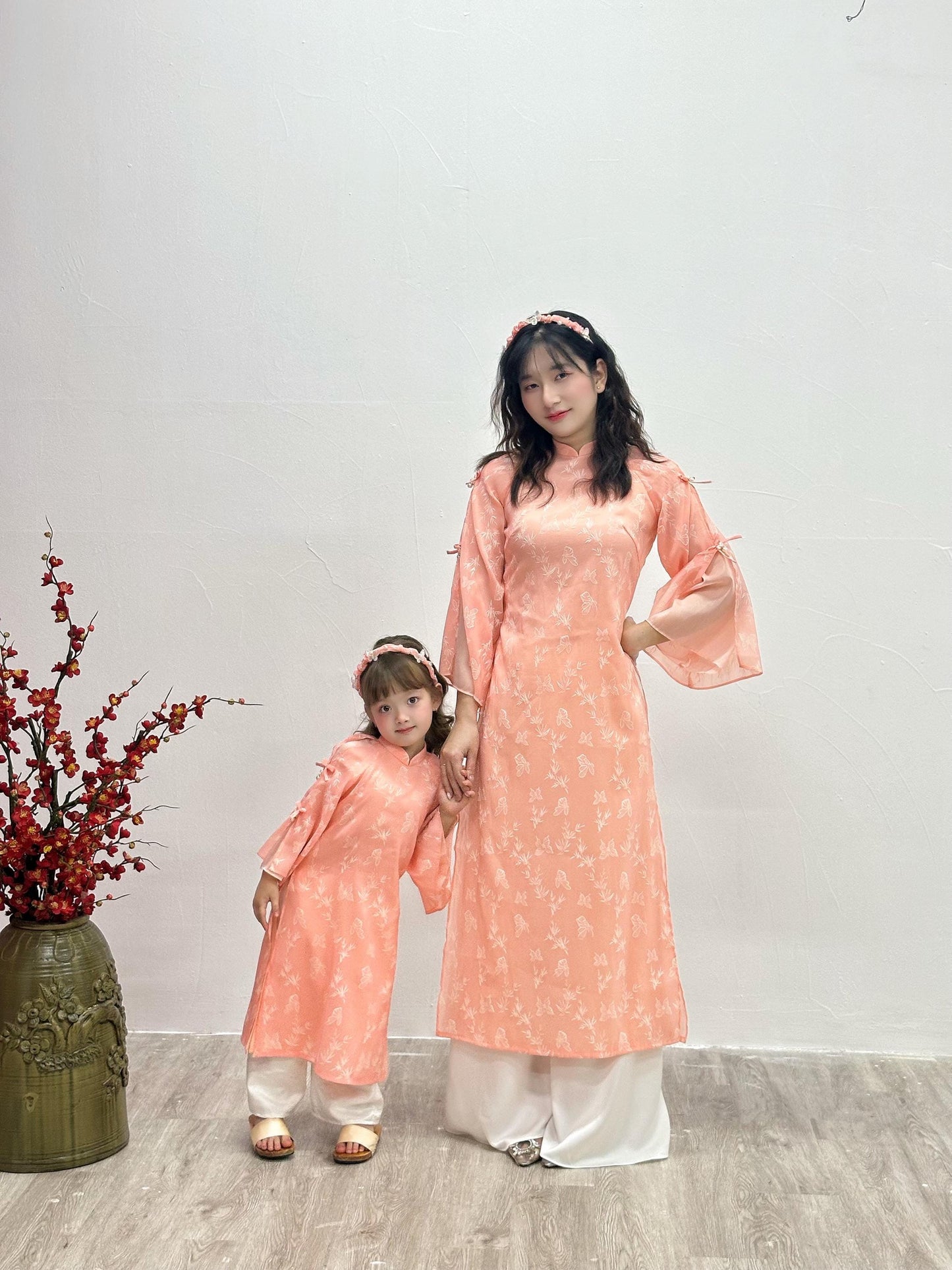 Women and kid matching ao dai and headband ao dai big size, over size